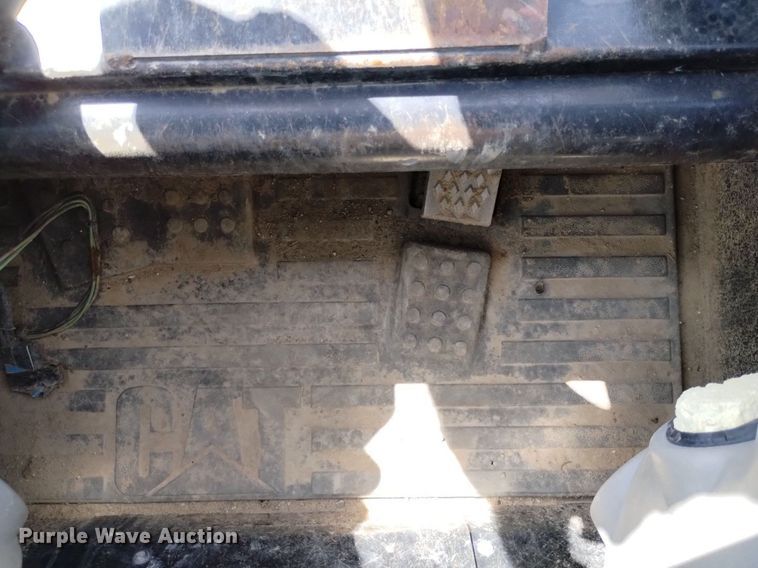 image for item DP3393 2007 Caterpillar 262B  skid steer loader