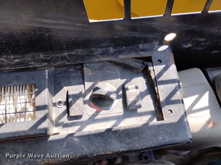 image for item DP3393 2007 Caterpillar 262B  skid steer loader