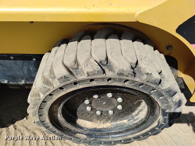 image for item DP3393 2007 Caterpillar 262B  skid steer loader