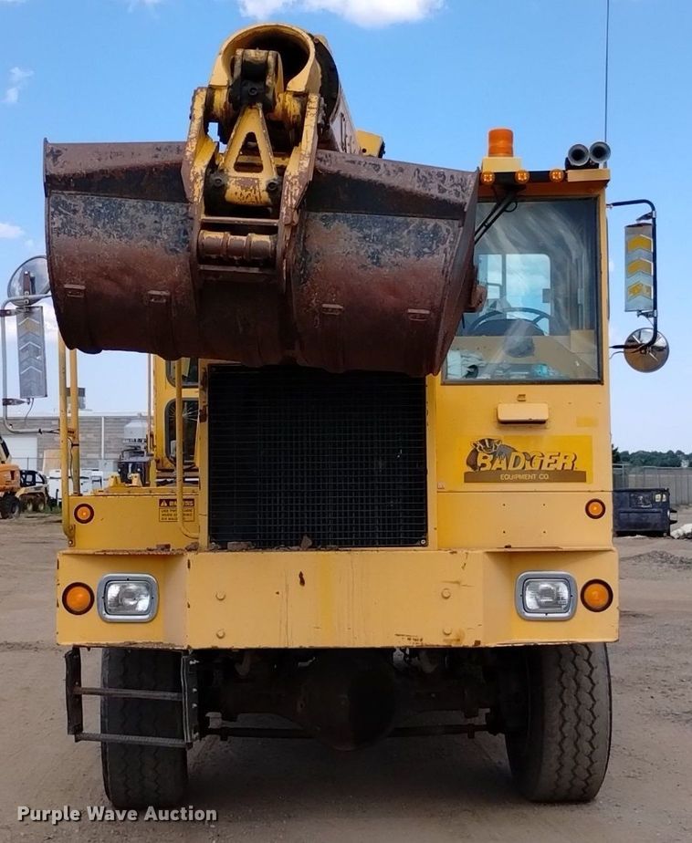 image for item DP3395 Badger 670  wheeled excavator