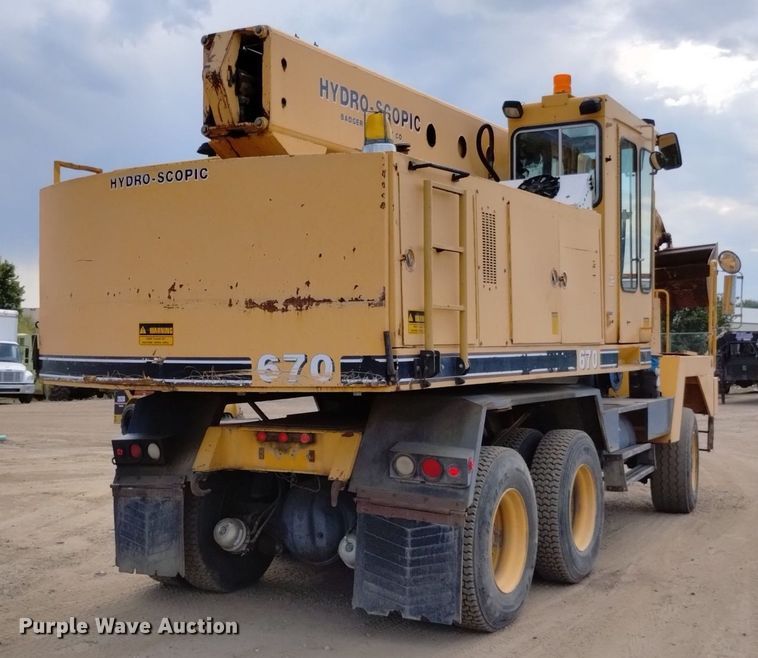 image for item DP3395 Badger 670  wheeled excavator