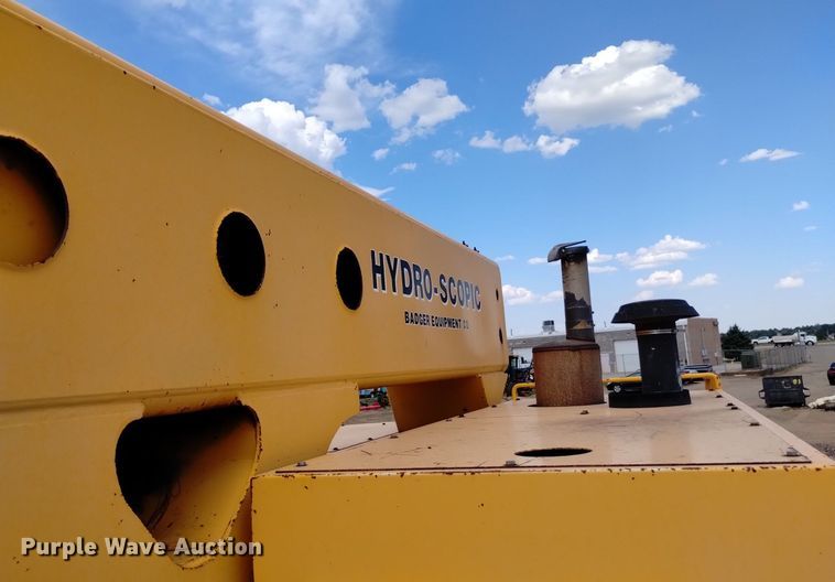 image for item DP3395 Badger 670  wheeled excavator