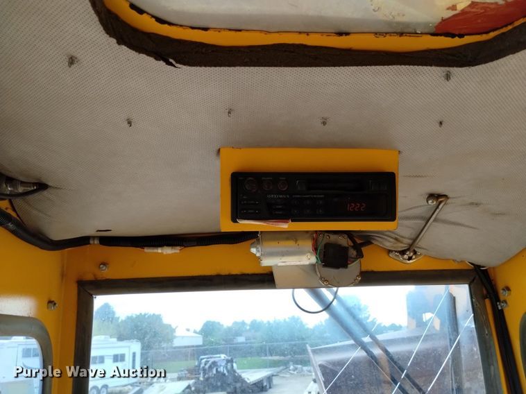 image for item DP3395 Badger 670  wheeled excavator