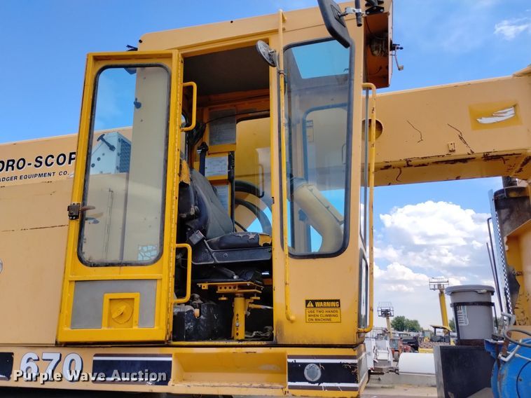 image for item DP3395 Badger 670  wheeled excavator
