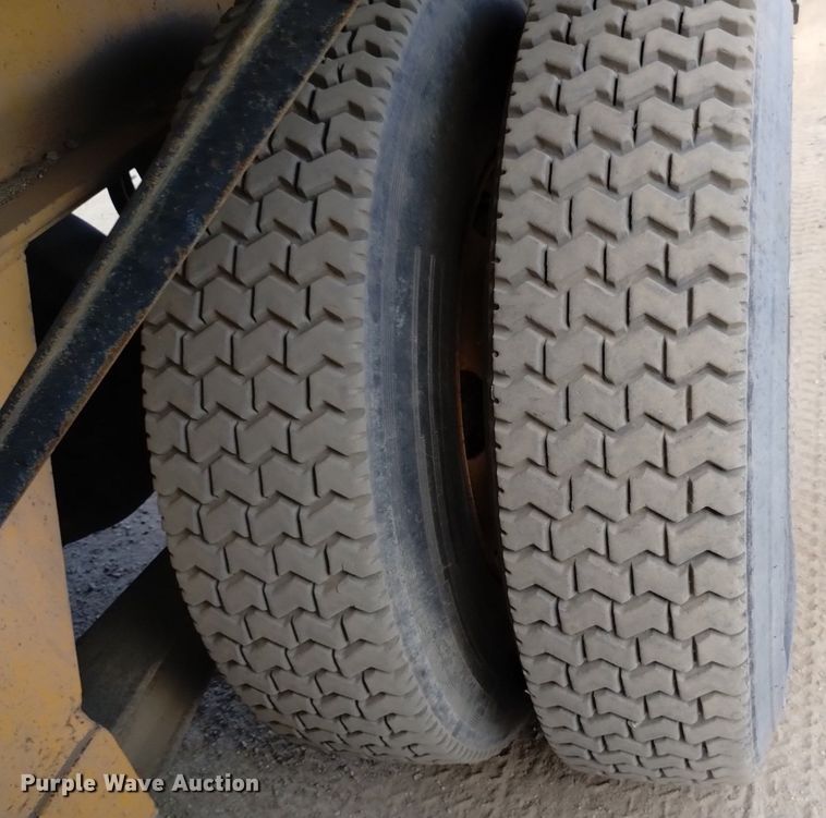 image for item DP3395 Badger 670  wheeled excavator