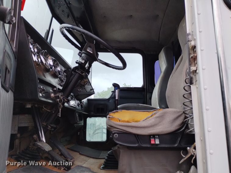 image for item DP3401 1998 Kenworth  ready mix truck