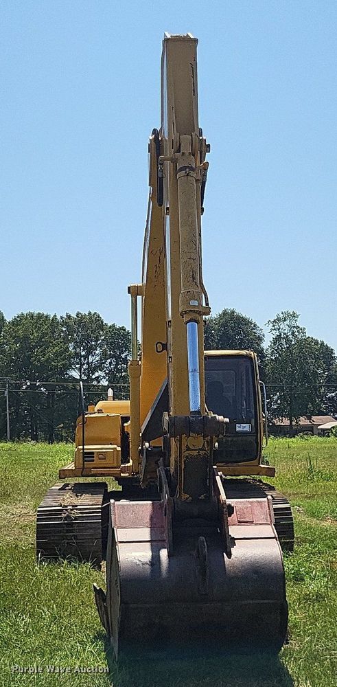 image for item DP5237 2000 John Deere 200LC  excavator