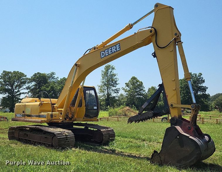 image for item DP5237 2000 John Deere 200LC  excavator
