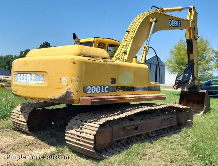 image for item DP5237 2000 John Deere 200LC  excavator