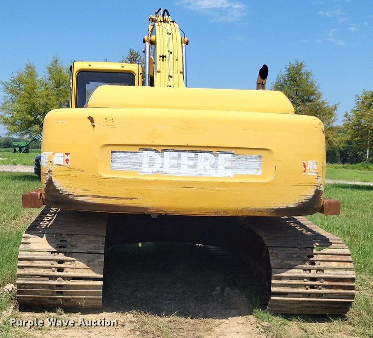 image for item DP5237 2000 John Deere 200LC  excavator