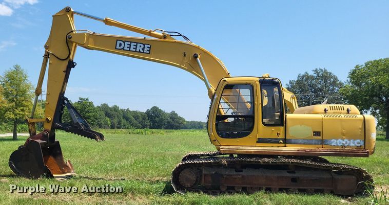 image for item DP5237 2000 John Deere 200LC  excavator