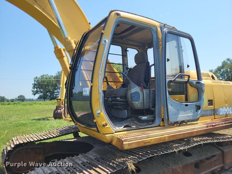 image for item DP5237 2000 John Deere 200LC  excavator