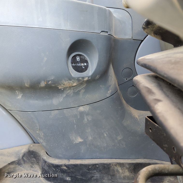 image for item DP5237 2000 John Deere 200LC  excavator