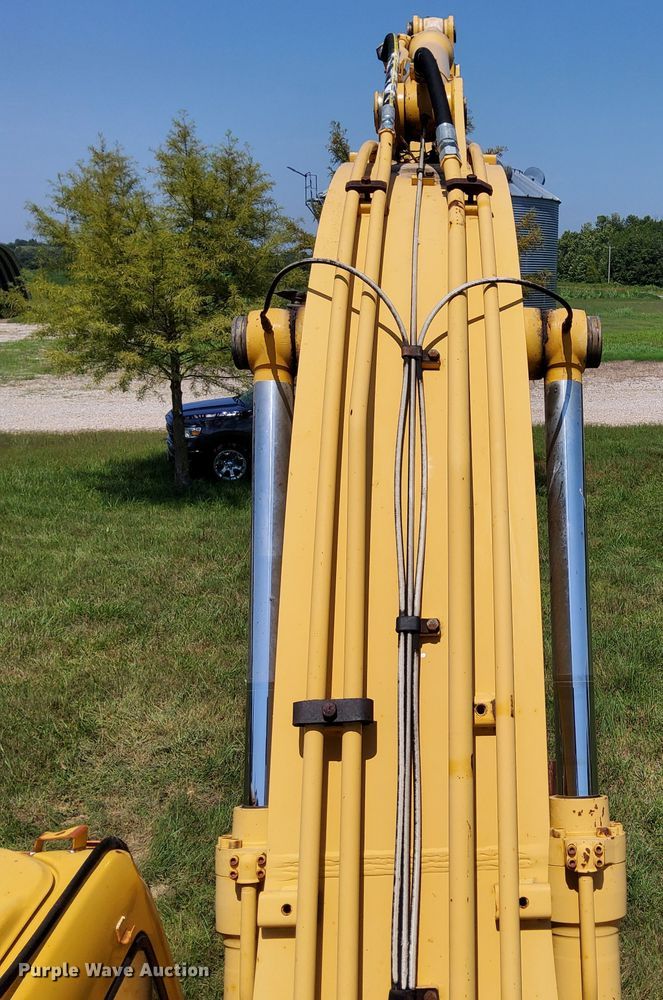 image for item DP5237 2000 John Deere 200LC  excavator