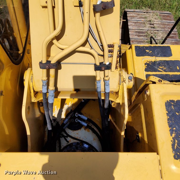 image for item DP5237 2000 John Deere 200LC  excavator