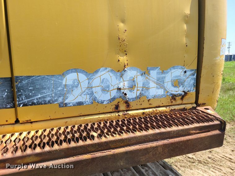 image for item DP5237 2000 John Deere 200LC  excavator