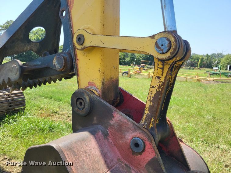 image for item DP5237 2000 John Deere 200LC  excavator