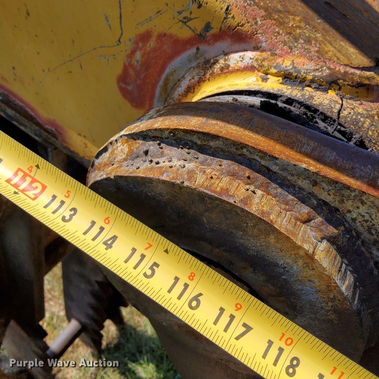 image for item DP5237 2000 John Deere 200LC  excavator