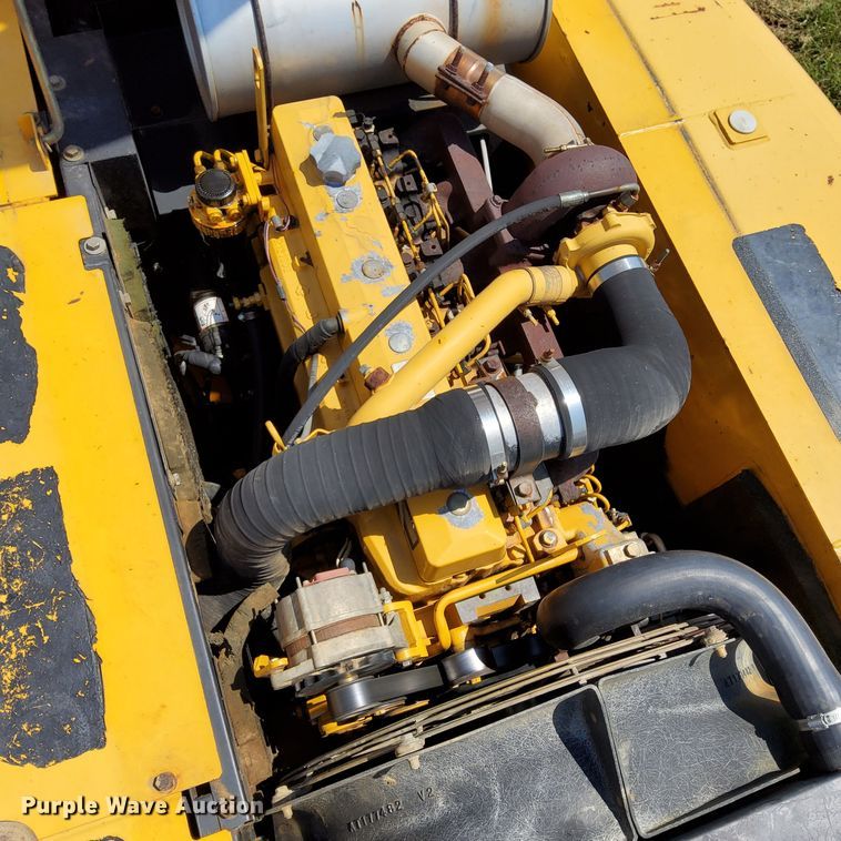 image for item DP5237 2000 John Deere 200LC  excavator