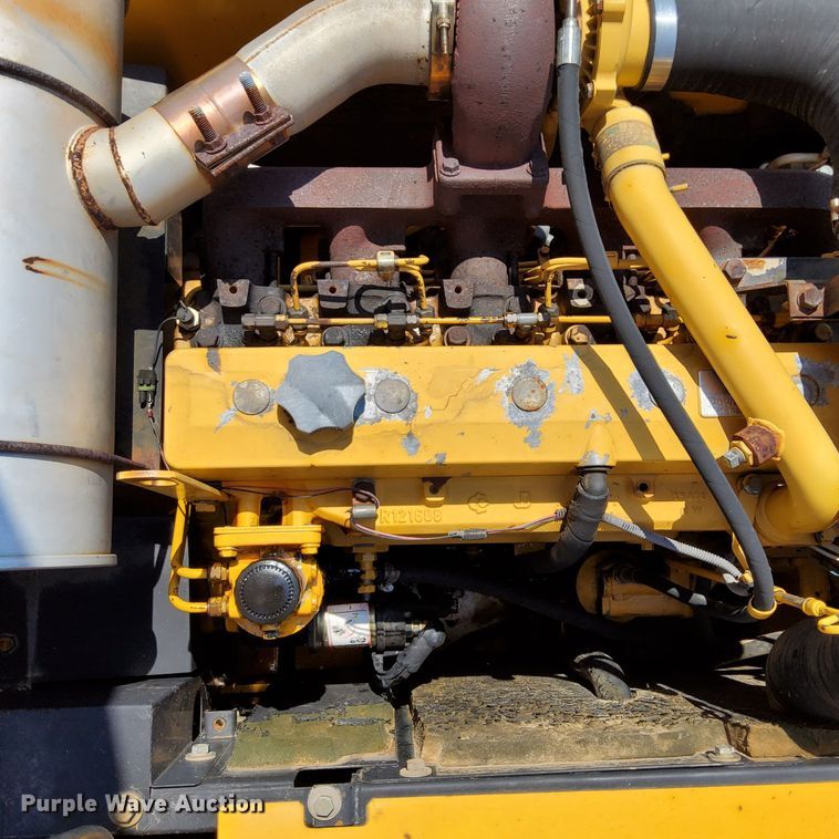 image for item DP5237 2000 John Deere 200LC  excavator