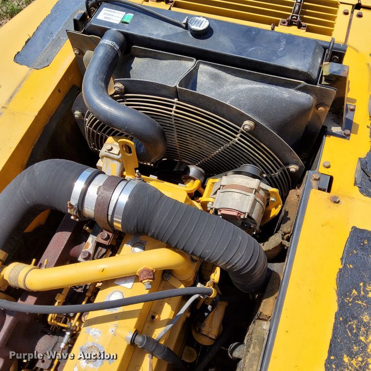 image for item DP5237 2000 John Deere 200LC  excavator