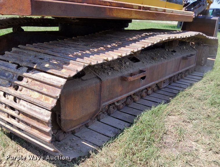 image for item DP5237 2000 John Deere 200LC  excavator