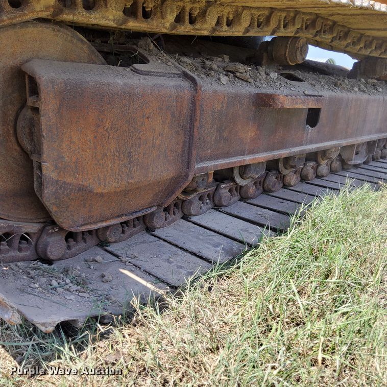 image for item DP5237 2000 John Deere 200LC  excavator