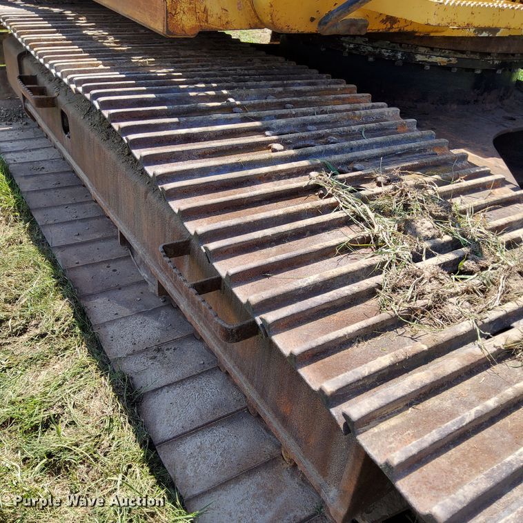 image for item DP5237 2000 John Deere 200LC  excavator