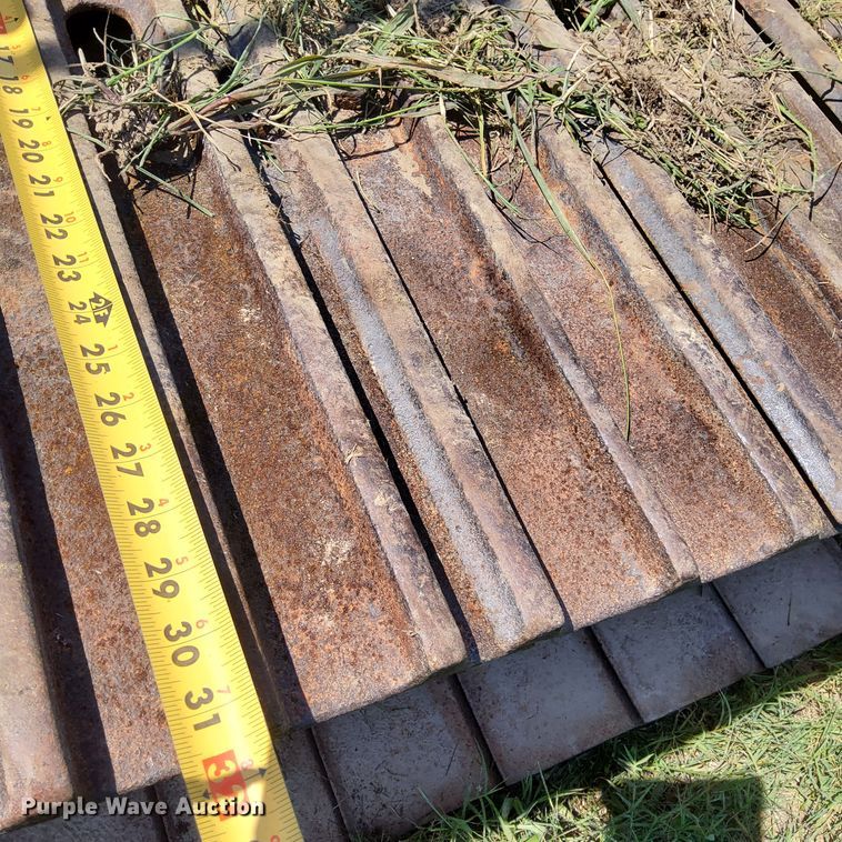 image for item DP5237 2000 John Deere 200LC  excavator