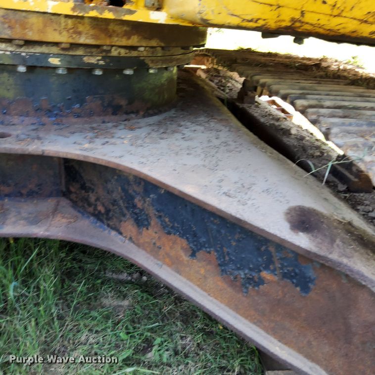 image for item DP5237 2000 John Deere 200LC  excavator
