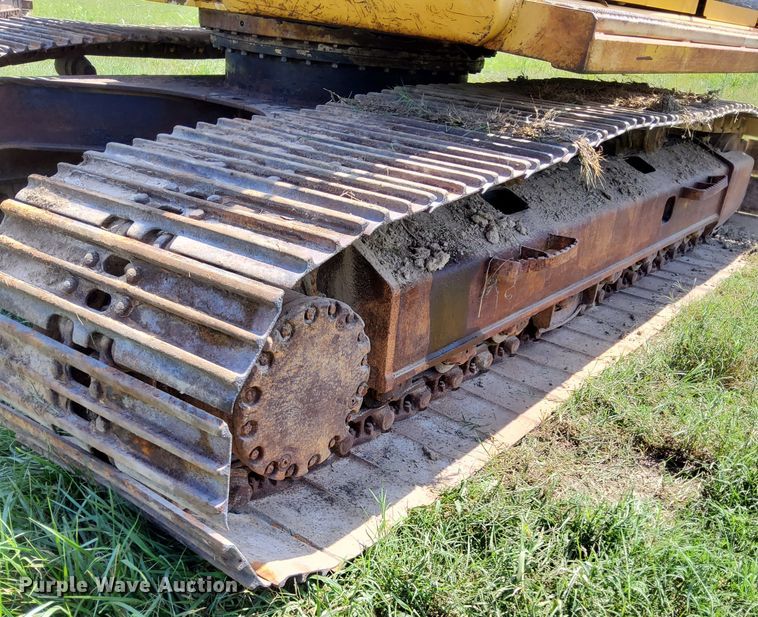 image for item DP5237 2000 John Deere 200LC  excavator