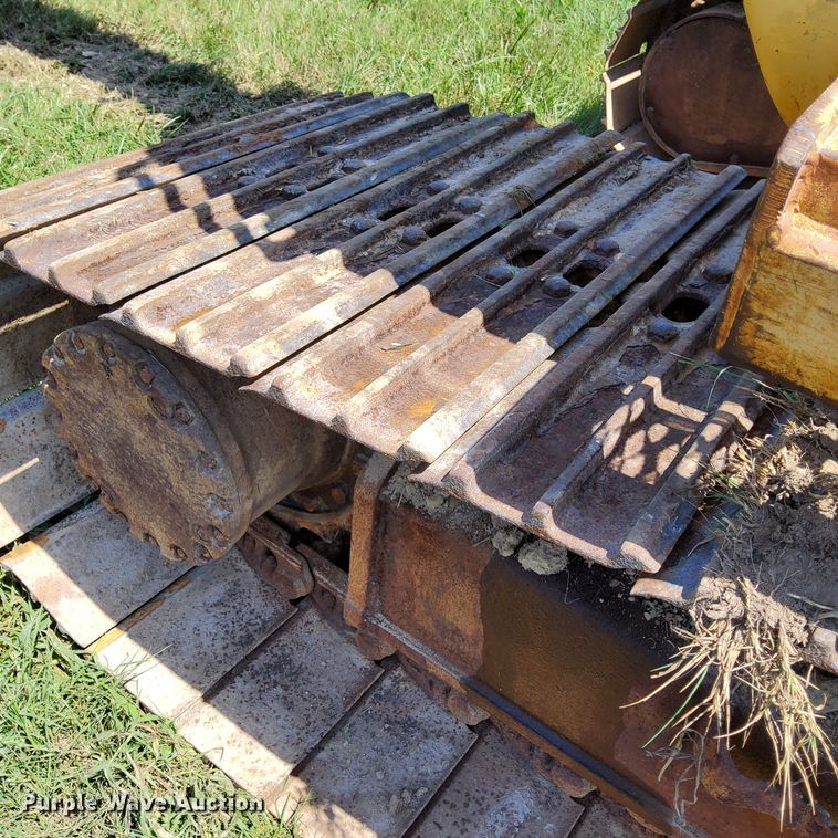 image for item DP5237 2000 John Deere 200LC  excavator