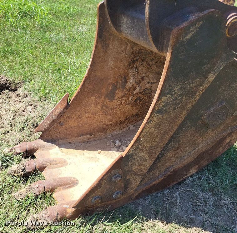 image for item DP5238 2005 Komatsu PC228USLC  excavator