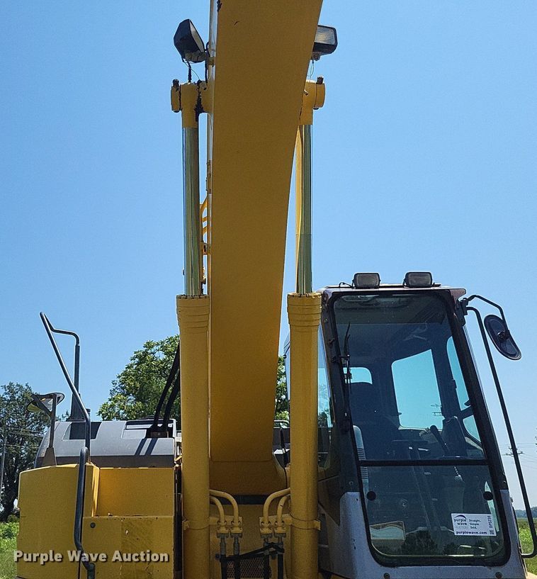 image for item DP5238 2005 Komatsu PC228USLC  excavator