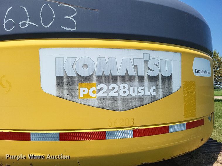 image for item DP5238 2005 Komatsu PC228USLC  excavator