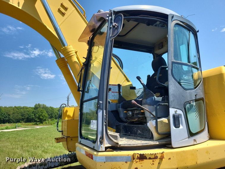 image for item DP5238 2005 Komatsu PC228USLC  excavator