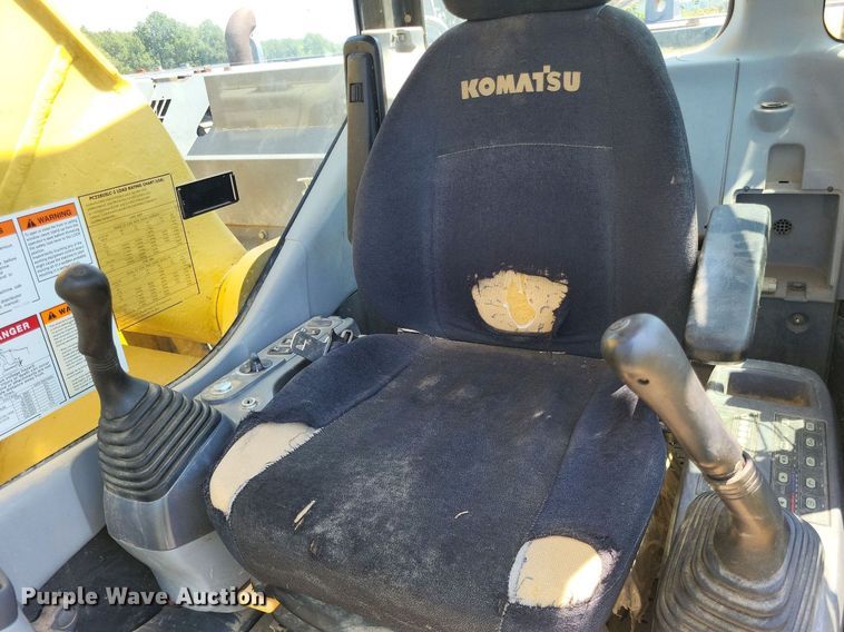 image for item DP5238 2005 Komatsu PC228USLC  excavator