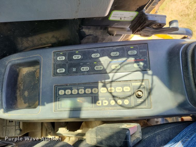 image for item DP5238 2005 Komatsu PC228USLC  excavator