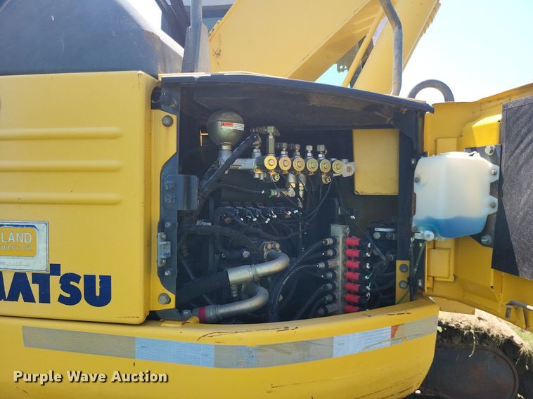 image for item DP5238 2005 Komatsu PC228USLC  excavator