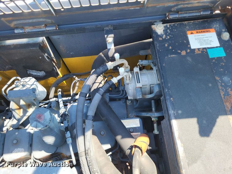 image for item DP5238 2005 Komatsu PC228USLC  excavator