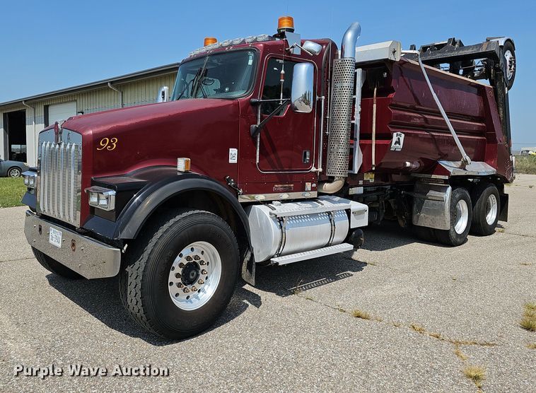 image for item DQ0202 2008 Kenworth W900  dump truck