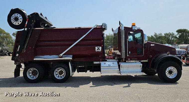 image for item DQ0202 2008 Kenworth W900  dump truck
