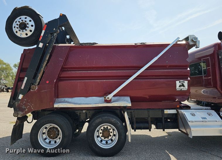 image for item DQ0202 2008 Kenworth W900  dump truck