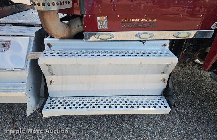 image for item DQ0202 2008 Kenworth W900  dump truck