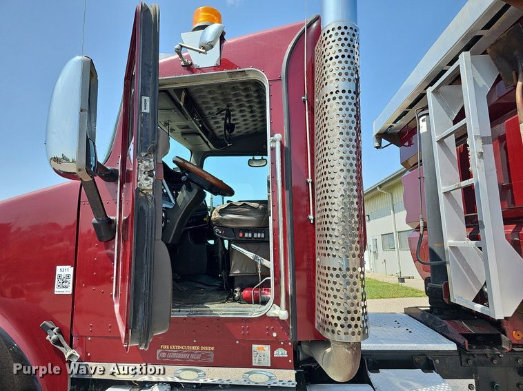 image for item DQ0202 2008 Kenworth W900  dump truck