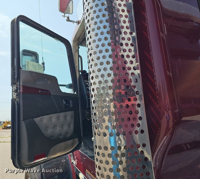 image for item DQ0202 2008 Kenworth W900  dump truck