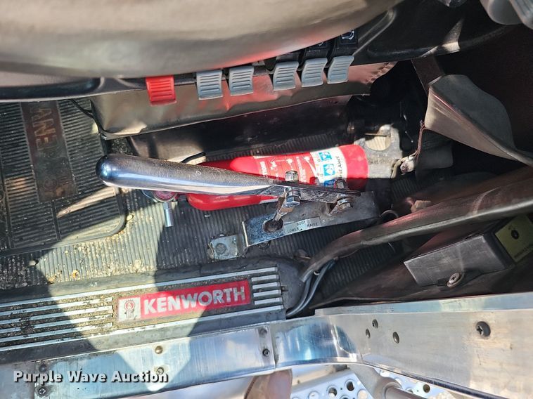 image for item DQ0202 2008 Kenworth W900  dump truck