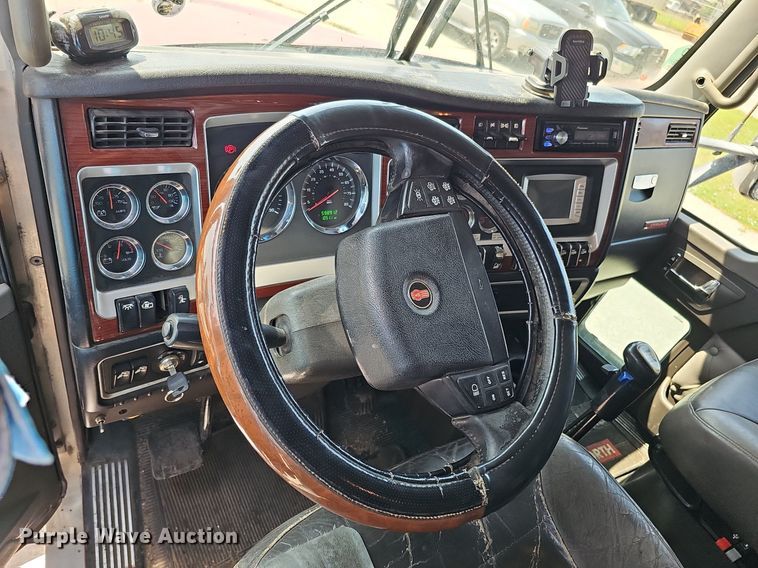 image for item DQ0202 2008 Kenworth W900  dump truck