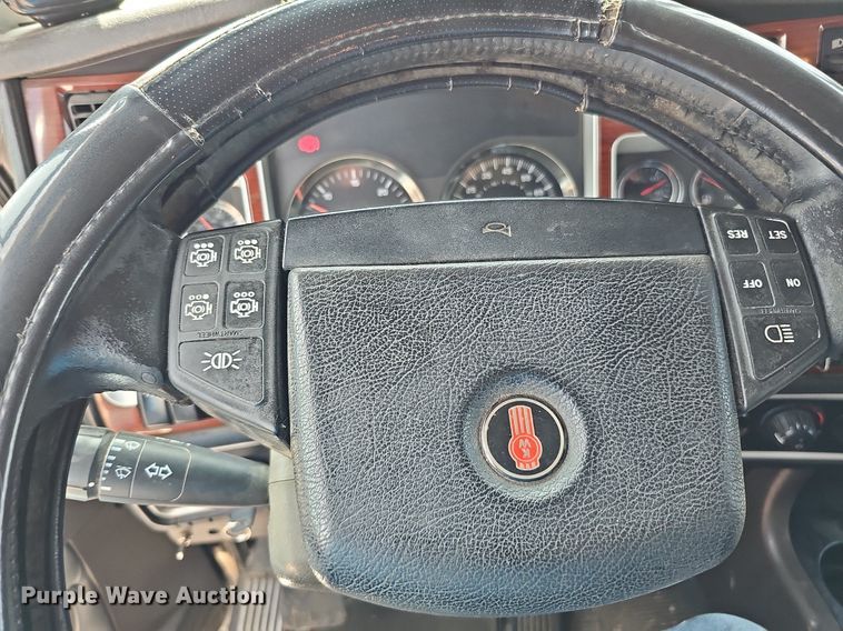 image for item DQ0202 2008 Kenworth W900  dump truck