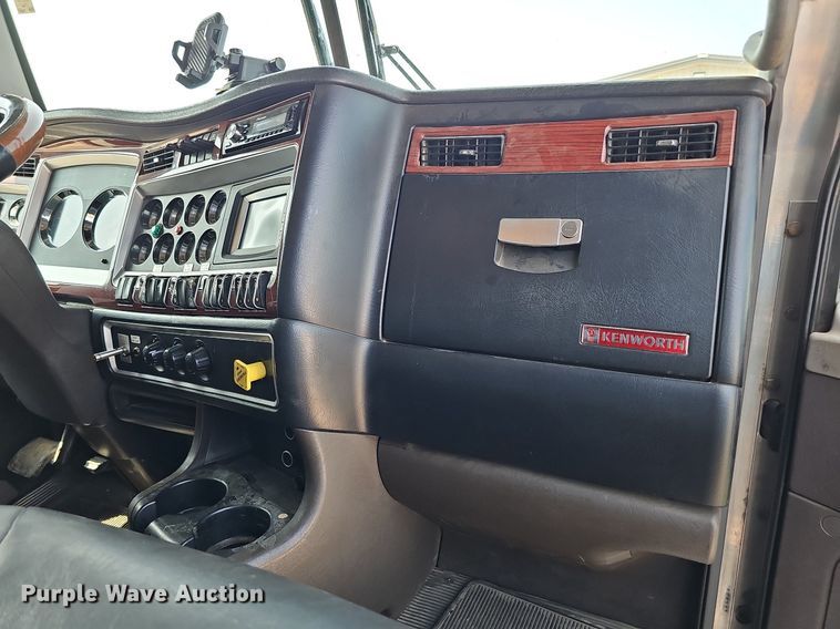 image for item DQ0202 2008 Kenworth W900  dump truck